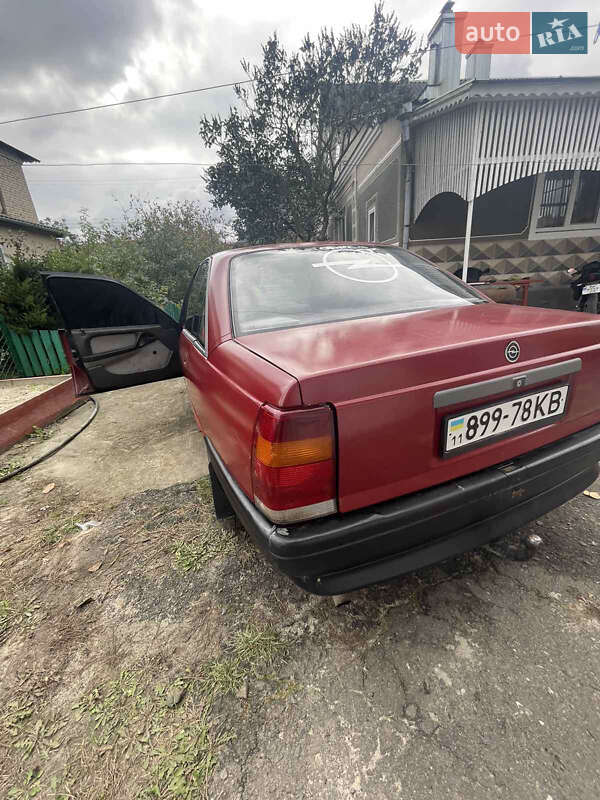 Седан Opel Omega 1988 в Березному