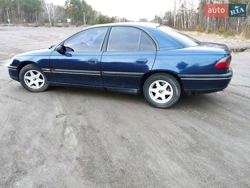 Седан Opel Omega 1994 в Сарнах