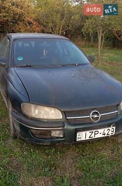 Седан Opel Omega 1996 в Берегово