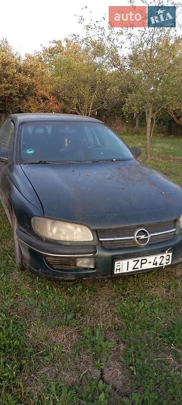 Седан Opel Omega 1996 в Берегово