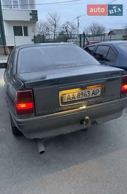 Седан Opel Omega 1990 в Буче