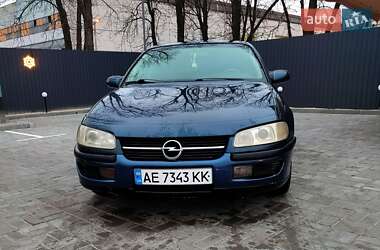 Седан Opel Omega 1996 в Новомосковске