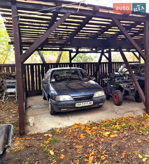 Седан Opel Omega 1989 в Фастове