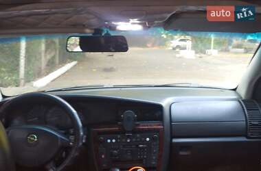 Седан Opel Omega 1999 в 