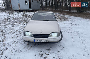 Седан Opel Omega 1987 в Виннице