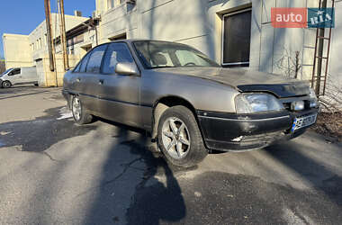 Седан Opel Omega 1987 в Дніпрі