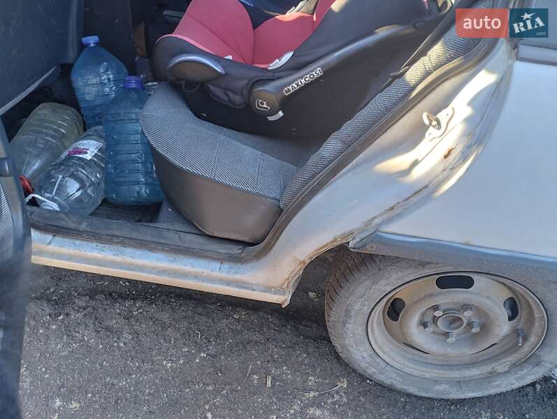 Седан Opel Omega 1988 в Житомире