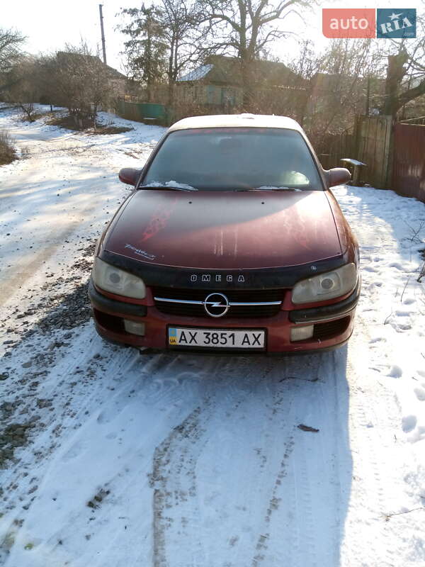 Седан Opel Omega 1998 в Знаменке
