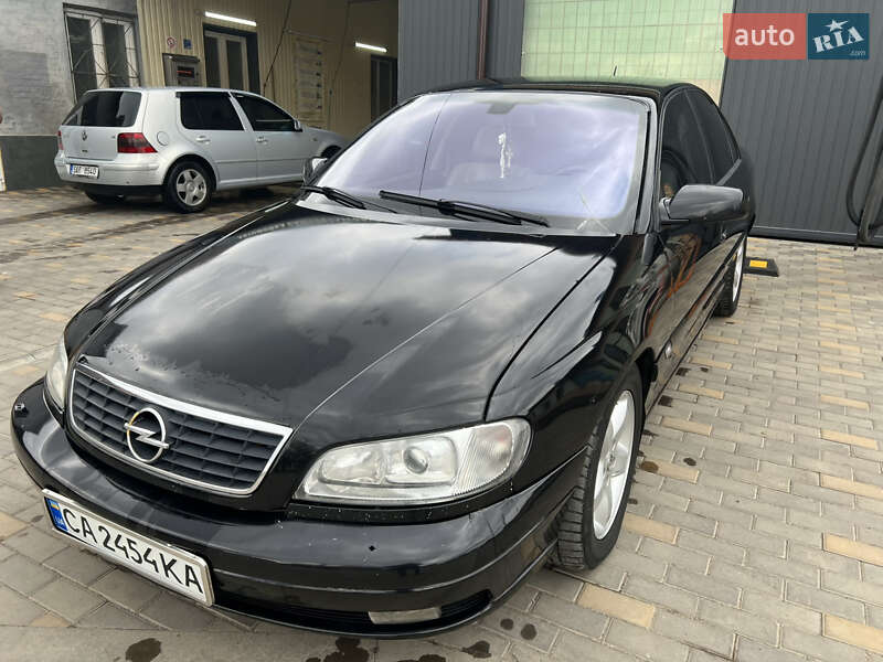 Седан Opel Omega 2002 в Гайвороні