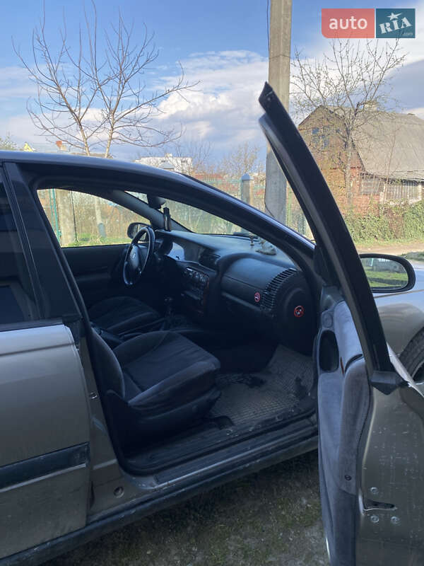 Седан Opel Omega 1996 в Трускавце