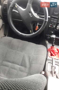 Седан Opel Omega 1989 в 