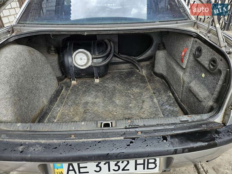Седан Opel Omega 1994 в Каменском