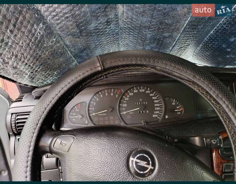 Седан Opel Omega 1998 в Одессе