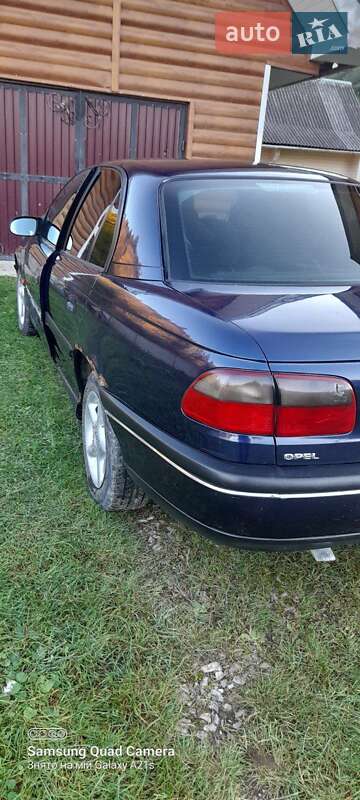 Седан Opel Omega 1998 в Надвірній