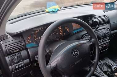 Седан Opel Omega 1996 в 