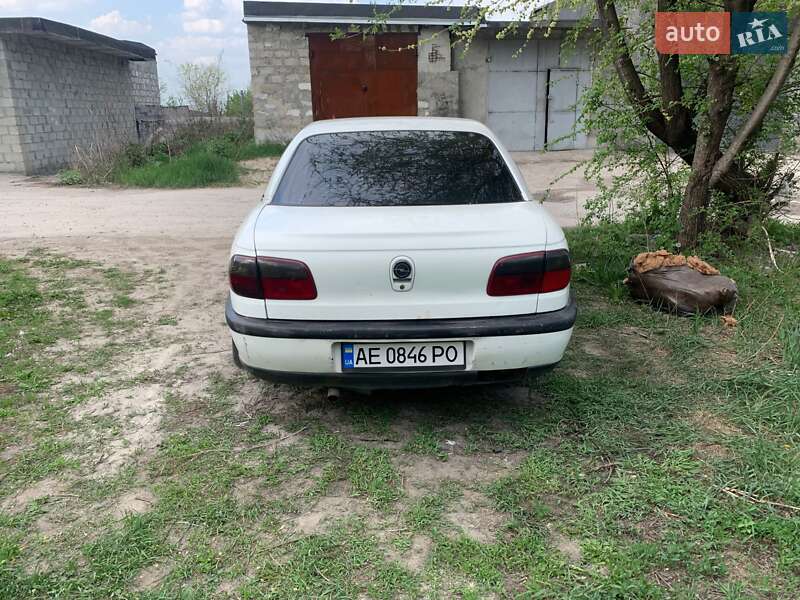 Седан Opel Omega 1995 в 