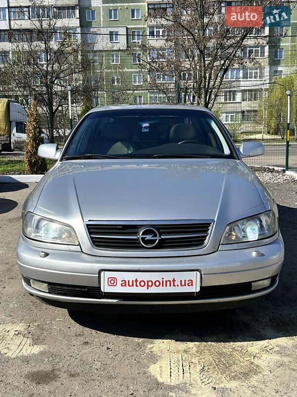 Opel Omega 2000