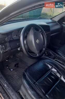 Седан Opel Omega 2003 в 