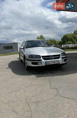 Седан Opel Omega 1998 в Иванкове