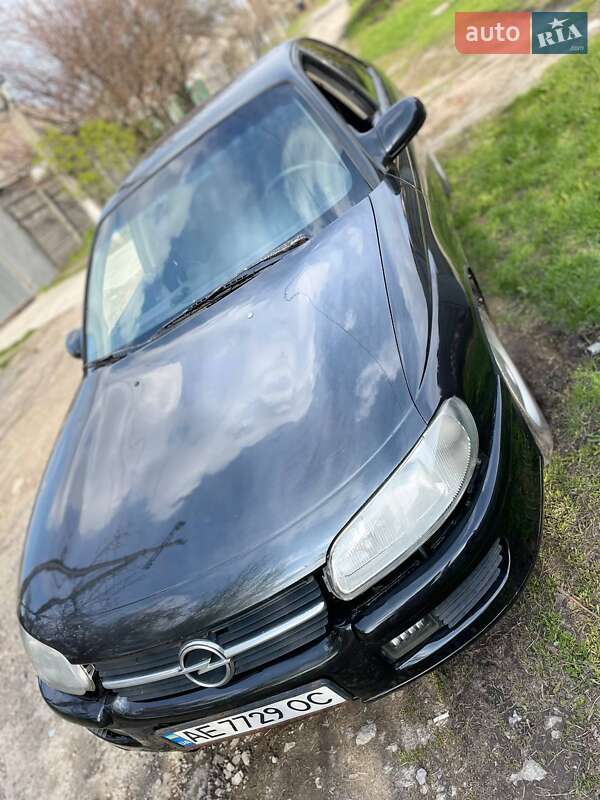 Седан Opel Omega 1995 в Днепре