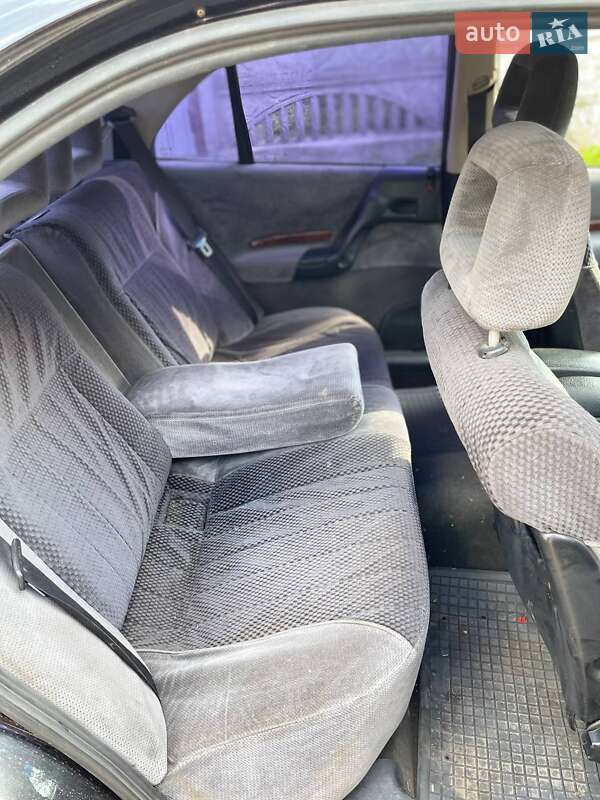 Седан Opel Omega 1995 в Днепре