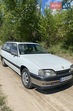 Универсал Opel Omega 1993 в Ирпене