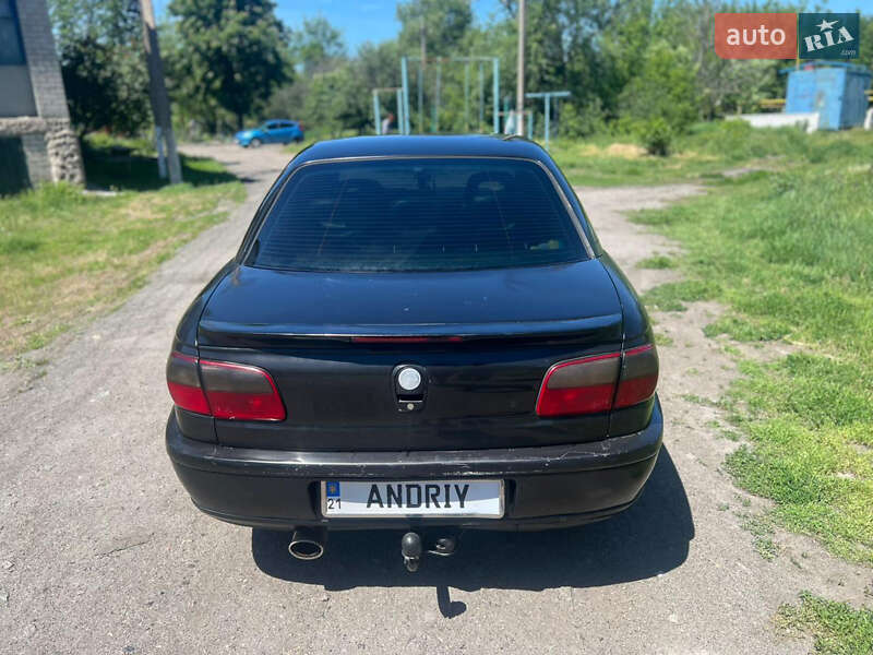 Седан Opel Omega 1996 в Староконстантинове