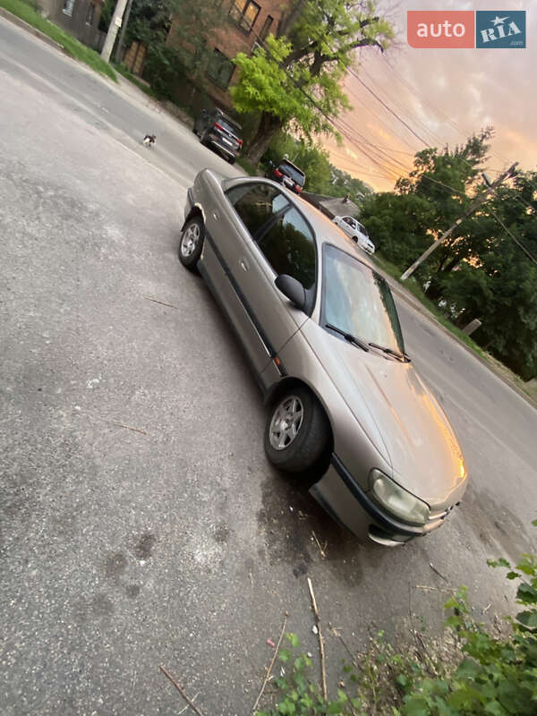 Седан Opel Omega 1996 в Днепре