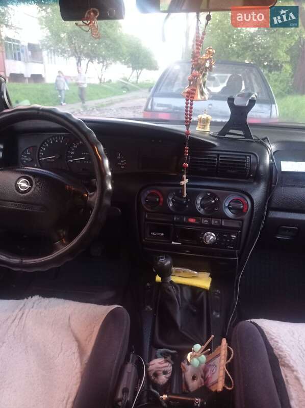 Универсал Opel Omega 1997 в Львове