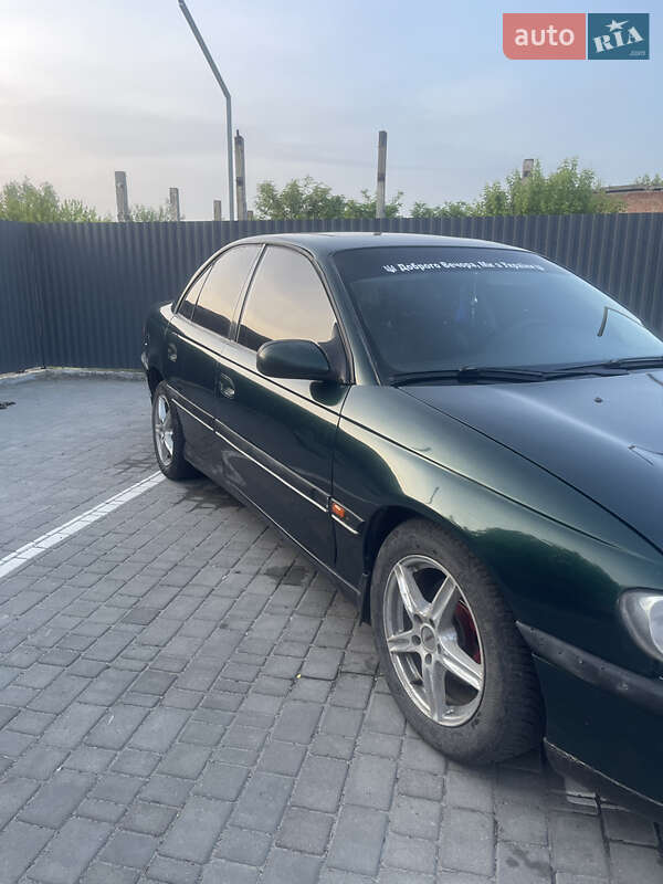Седан Opel Omega 1996 в Рівному