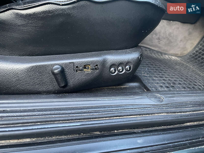 Седан Opel Omega 1996 в Рівному