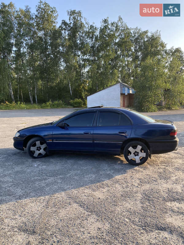 Седан Opel Omega 1995 в Катеринополе