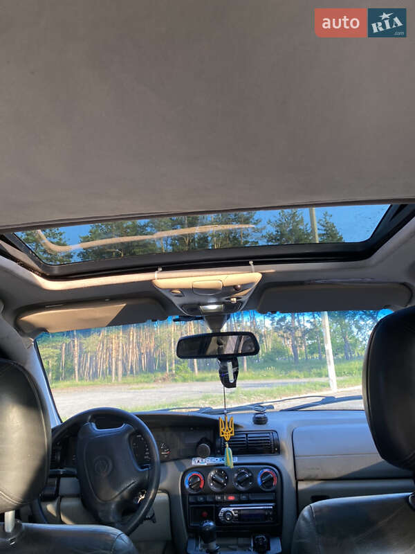 Седан Opel Omega 1995 в Катеринополе