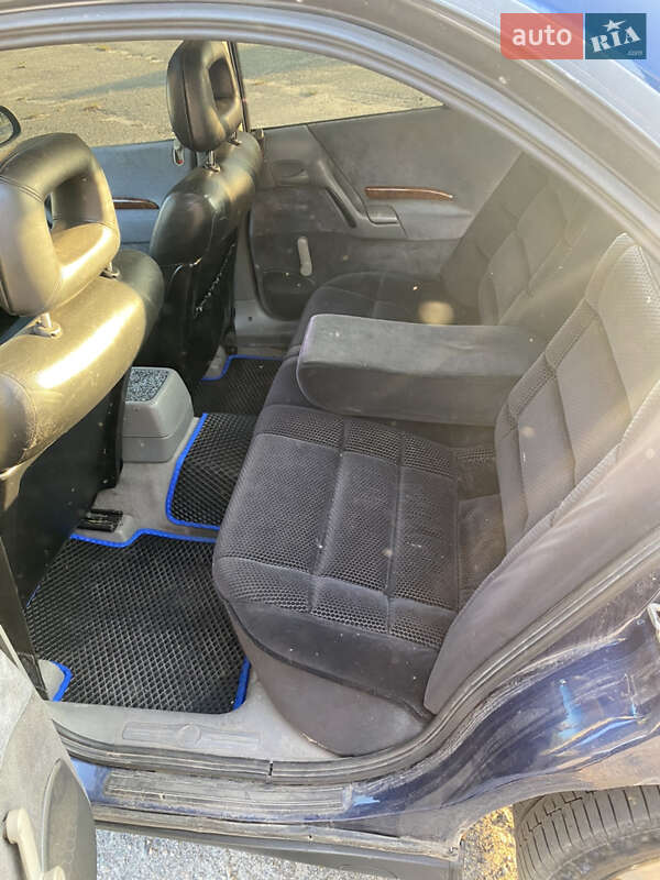 Седан Opel Omega 1995 в Катеринополе