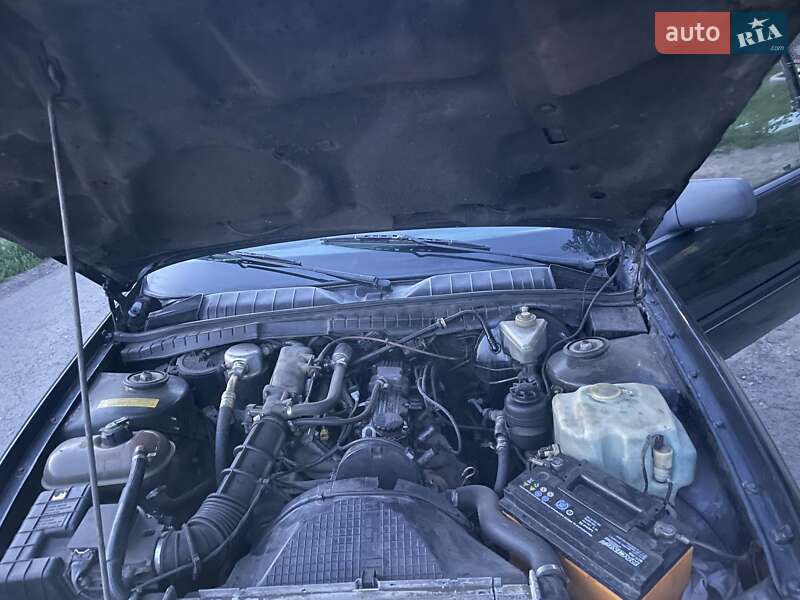 Седан Opel Omega 1991 в Днепре