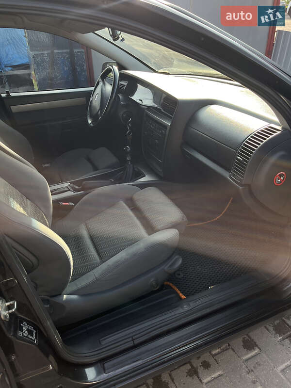 Універсал Opel Omega 2002 в Рівному