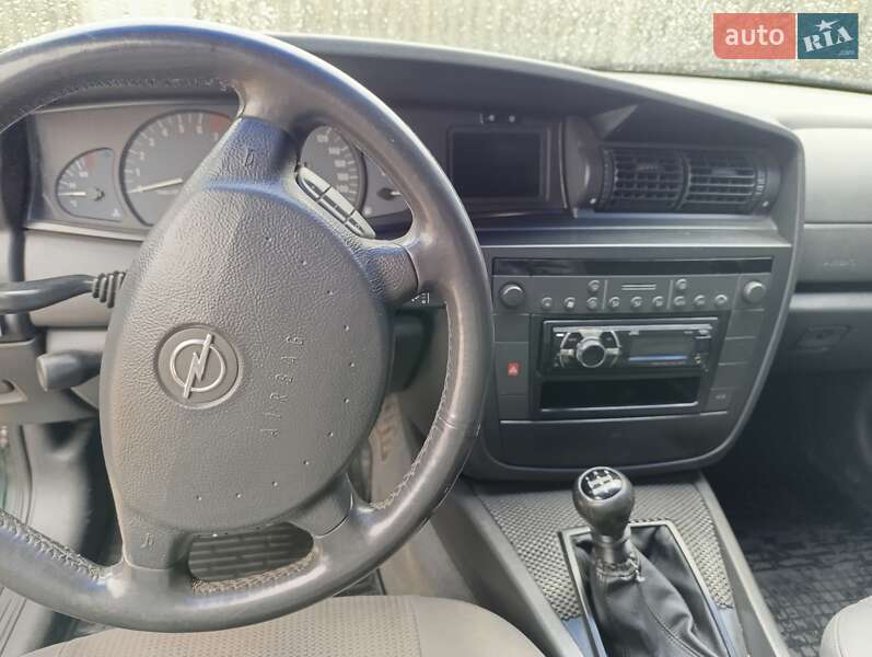 Седан Opel Omega 2001 в Полтаве фото 7 Седан Opel Omega 2001 в Полтаве