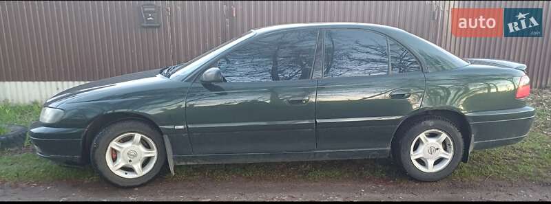 Седан Opel Omega 2000 в Боровій