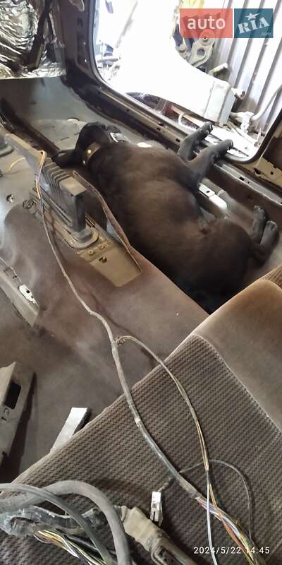 Седан Opel Omega 1988 в Хотине