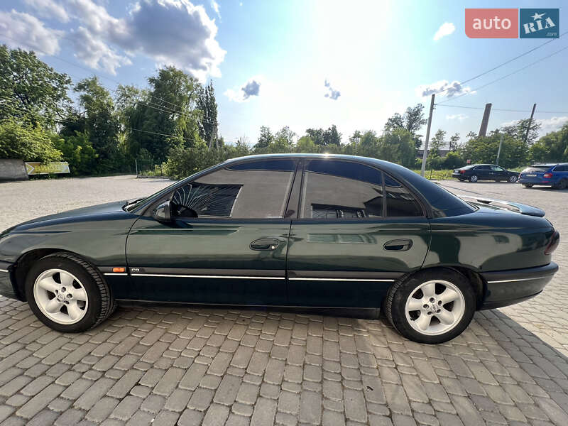 Седан Opel Omega 1996 в Борщеве