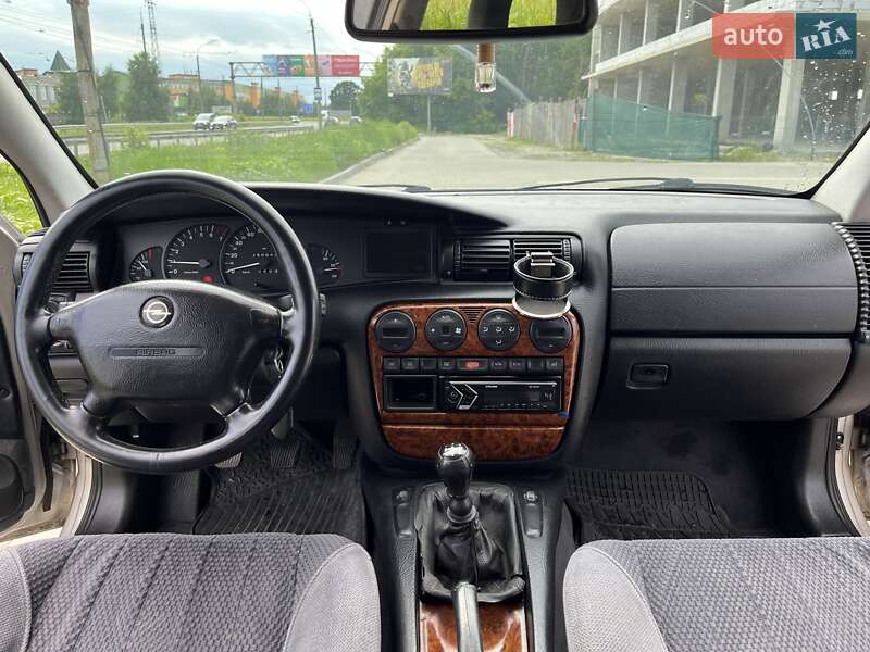Седан Opel Omega 1996 в Луцке фото 4 Седан Opel Omega 1996 в Луцке