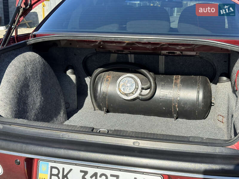 Седан Opel Omega 1999 в Ровно