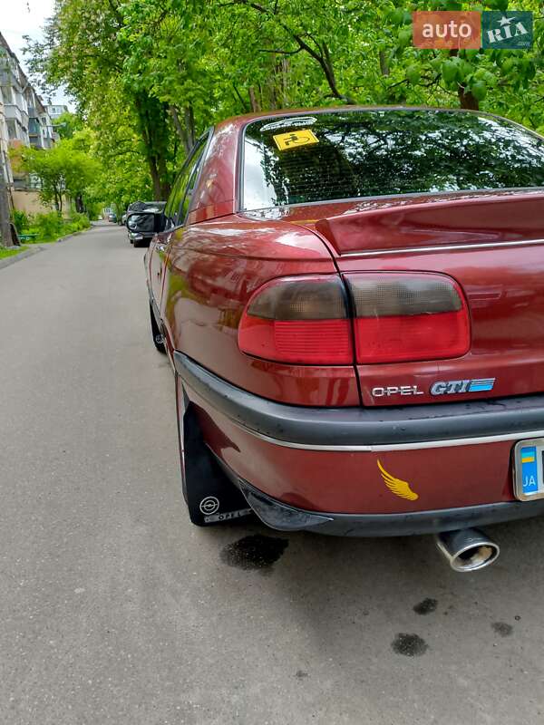 Седан Opel Omega 1997 в Києві фото 10 Седан Opel Omega 1997 в Києві