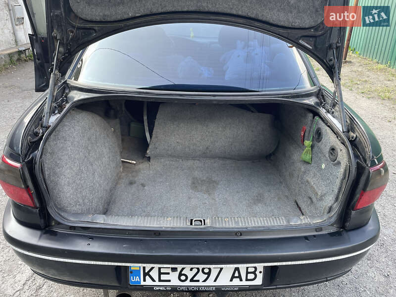 Седан Opel Omega 1999 в Дніпрі