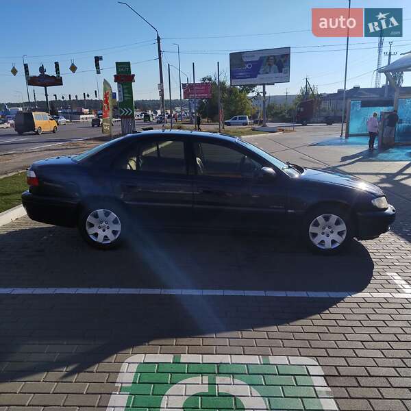 Седан Opel Omega 2001 в Киеве