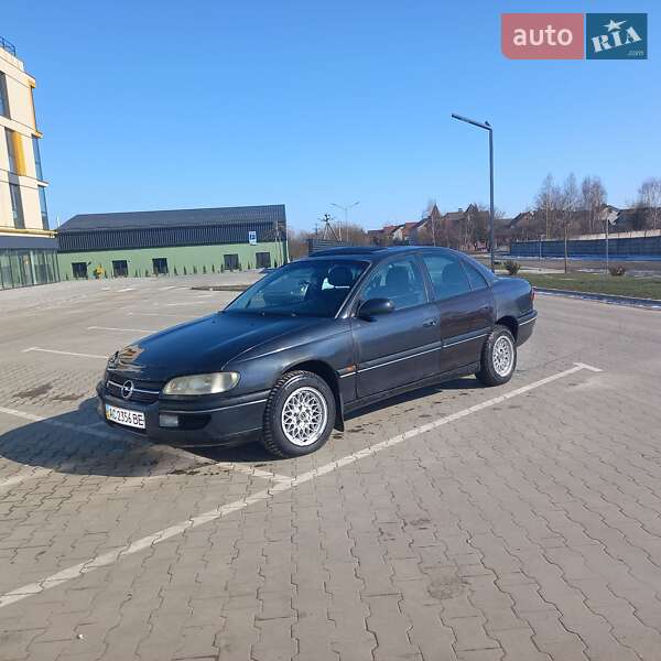 Седан Opel Omega 1996 в Луцке