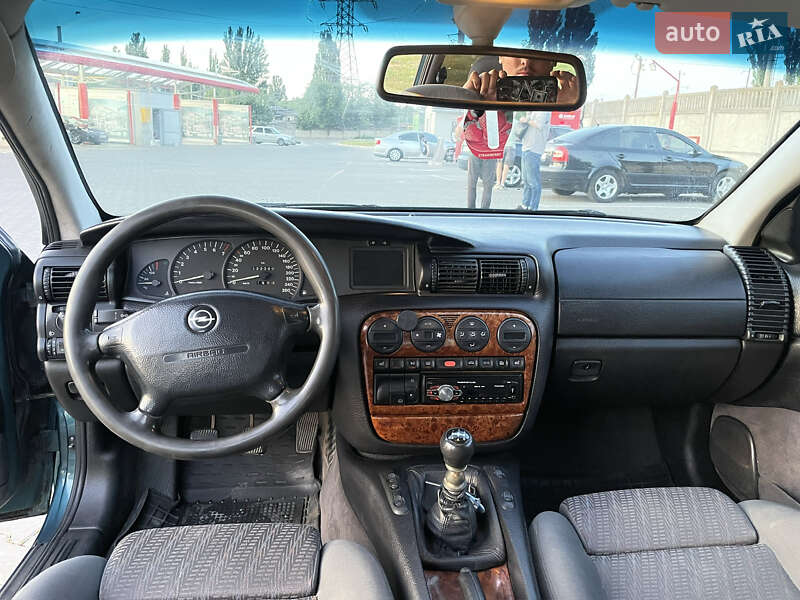 Універсал Opel Omega 1996 в Вінниці