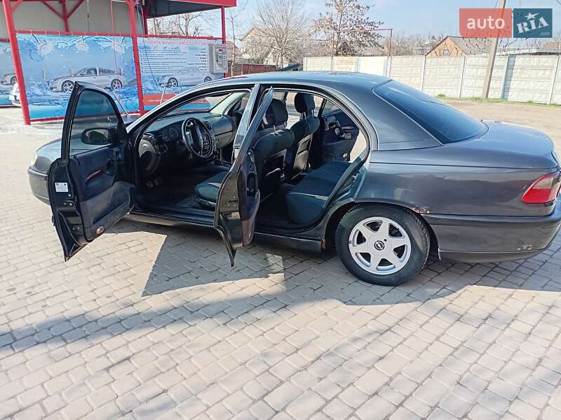 Седан Opel Omega 1998 в Львове