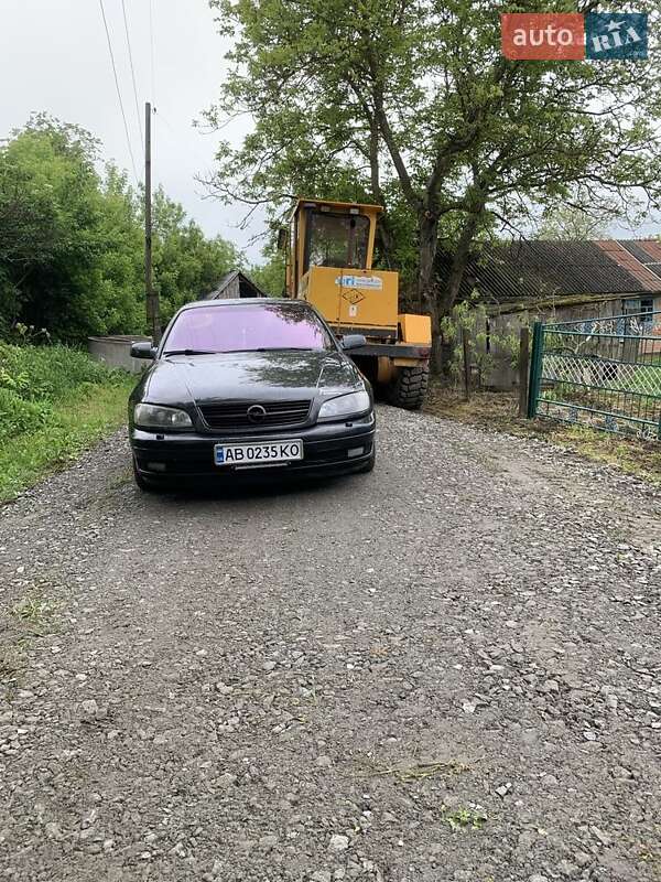 Opel Omega 2002