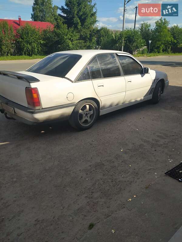 Седан Opel Omega 1989 в Бородянке